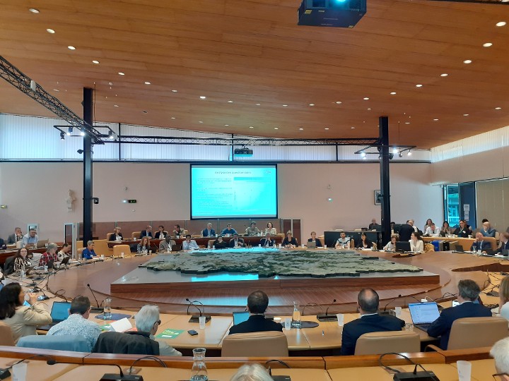 L’Assemblée départementale à Evry-Courcouronnes a réuni environ 150 participants de toutes structures (collectivités, associations, entreprises, services de l’Etat) à l’occasion du premier débat départemental d’Île-de-France