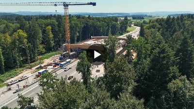 Un exemple intéressant de passage faune en bois précontraint par post-tension