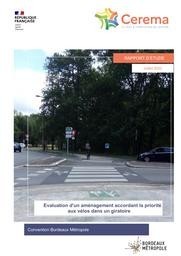 Evaluation d'un aménagement accordant la priorité aux vélos dans un giratoire