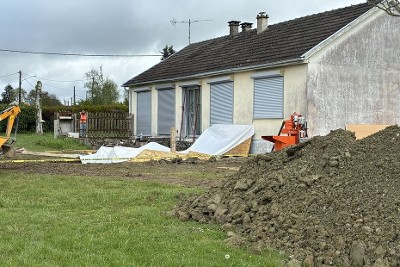 "La maison s'est mise à craquer dans tous les sens" : fissurée par la sécheresse, leur plancher s'effondre, les occupants évacués