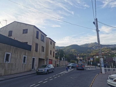 Les riverains inquiets par l'amiante avant les travaux de requalification d'une route départementale à Toulon