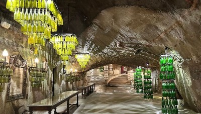 Les caves painctes de Chinon, lieu emblématique chargé d'histoires et de légendes rabelaisiennes